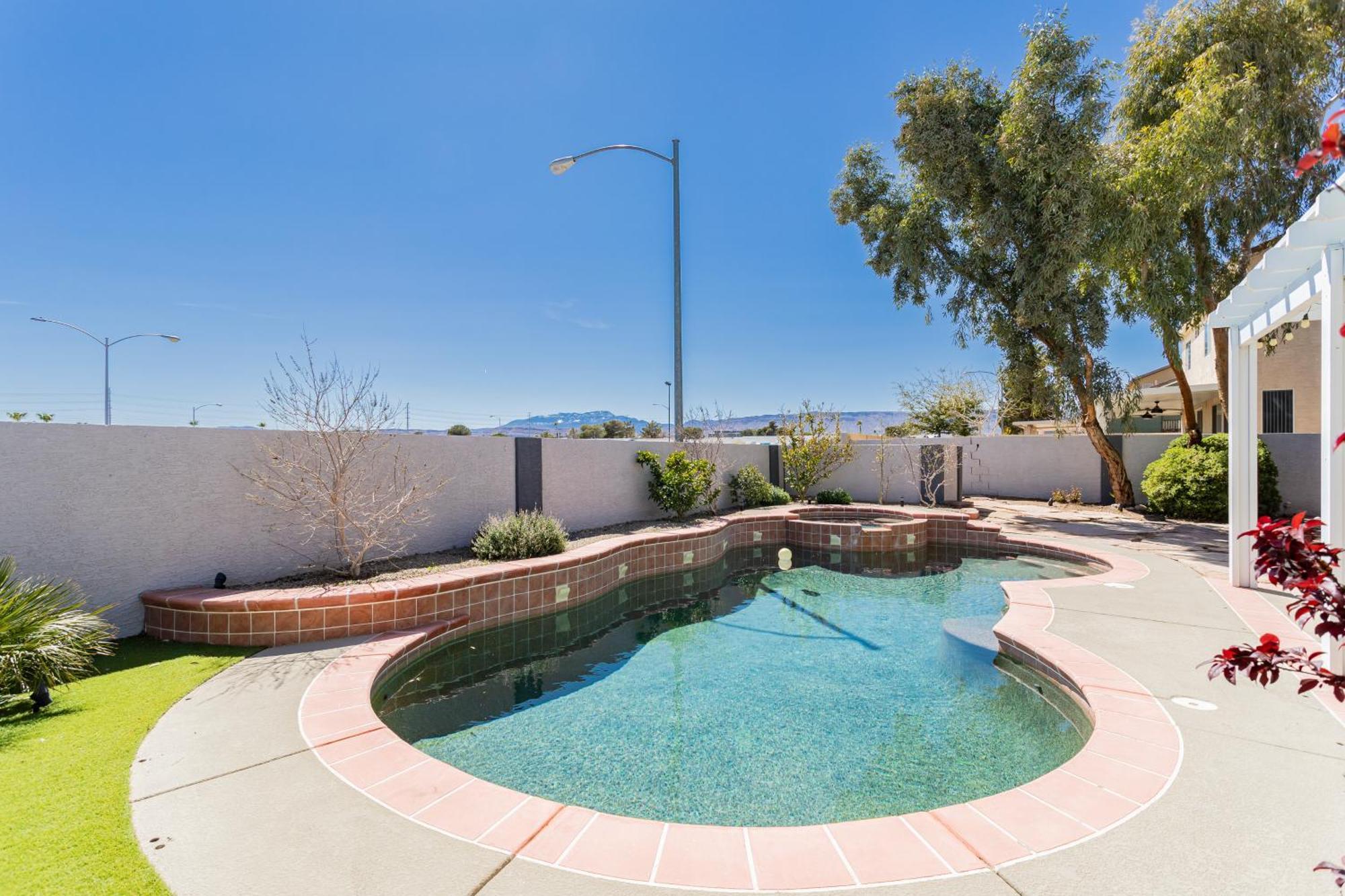 Modern Desert Oasis Villa With Pool And Spa Las Vegas Exterior photo